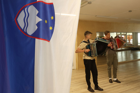 SPREJEM ČEŠKIH UČENCEV V OŠ CERKNICA 21 FOTO LJUBO VUKELIČ